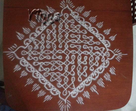 15 dots sikku kolam